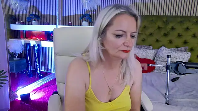 LadyTouch's Live XXX Chat