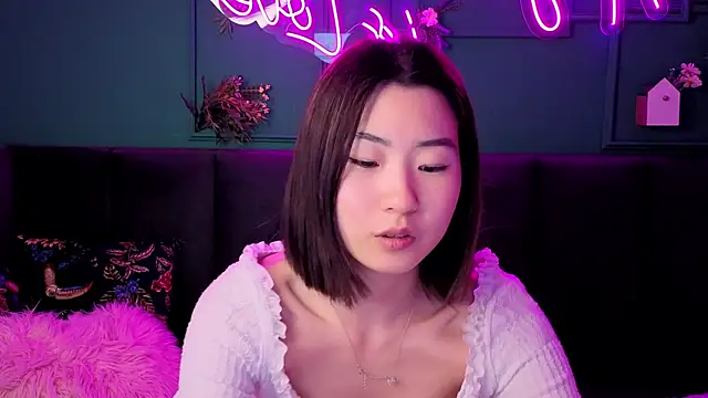 Runi_Asian's Live XXX Chat