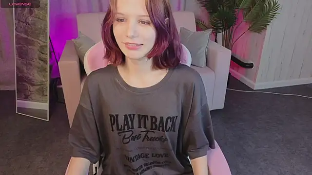 Chat XXX en directo de AliceJohansone