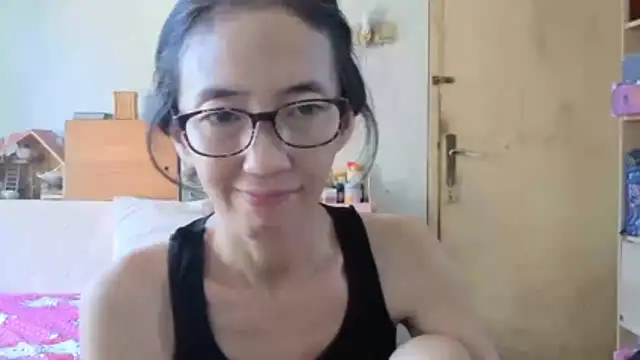 sexyCitty Adlı Modelin Canlı XXX Sohbeti