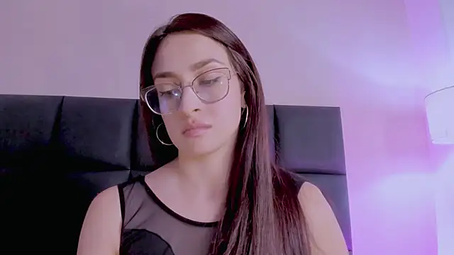 AndraCyruss Adlı Modelin Canlı XXX Sohbeti
