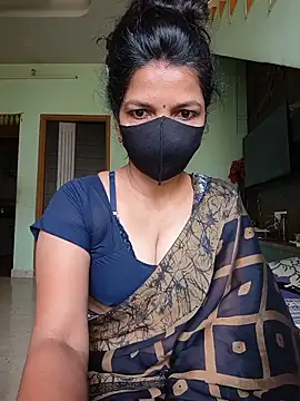 Chat XXX en directo de Shuttii_25