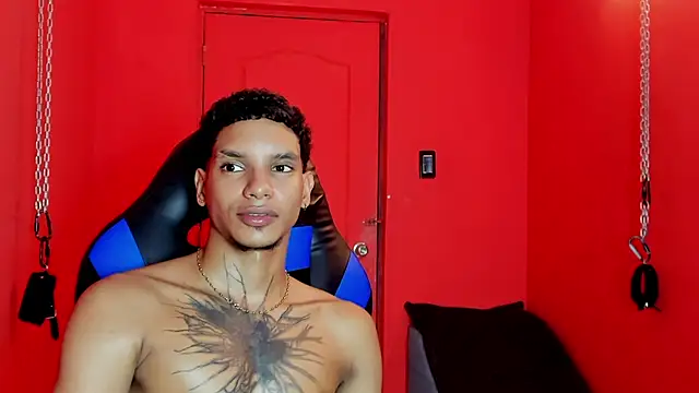 XXX chat uživo modela kai_storm77