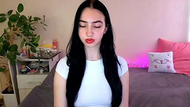 צ'אט XXX בשידור חי של WildKittenX_