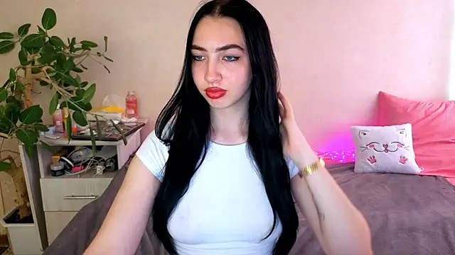 צ'אט XXX בשידור חי של WildKittenX_