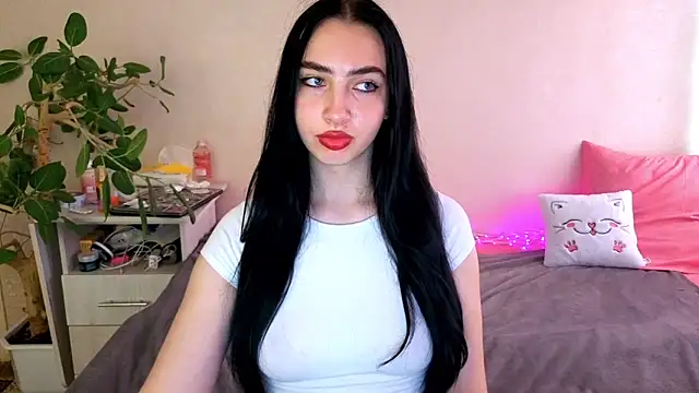 WildKittenX_'s Live XXX Chat