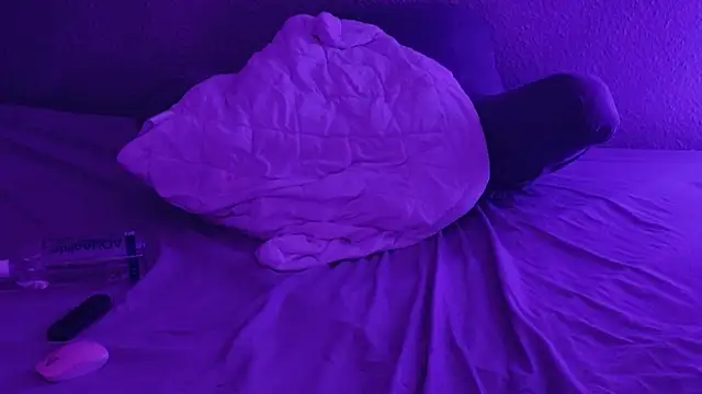 _MelinaCurves_'s Live XXX Chat