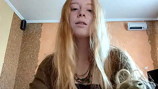 Chat +18 de KateVibe_01 ao vivo