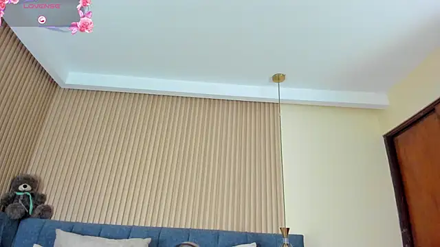 Онлайн чат XXX kathecute__