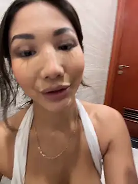 lean_lie8 Show in webcam