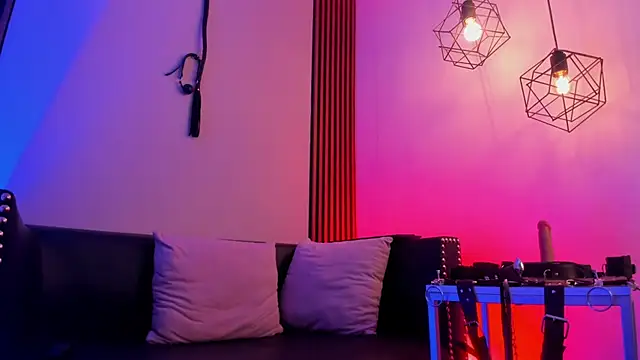 Maximoking26 Live XXX Chat