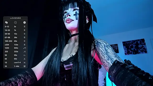 צ'אט XXX בשידור חי של satanbabee