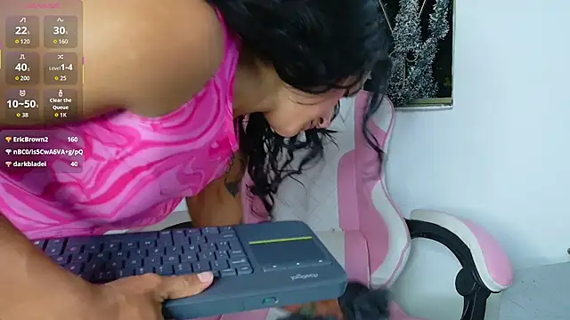 Fit_valkiria's Live XXX Chat