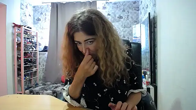 Helen1974 live XXX chat