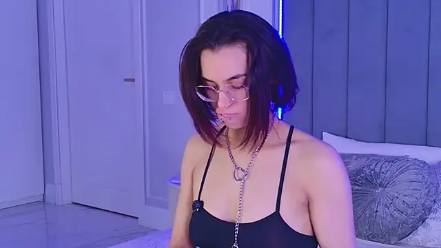 VioletAsh Chat XXX in diretta