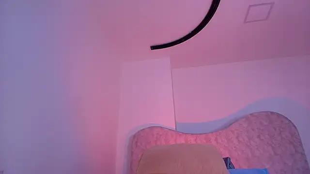 naomi_kyse's Live XXX Chat