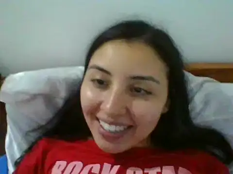 _Romilly_ Adlı Modelin Canlı XXX Sohbeti