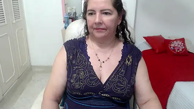 leonela_69のライブXXXチャット