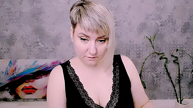 Djullia's Live XXX Chat