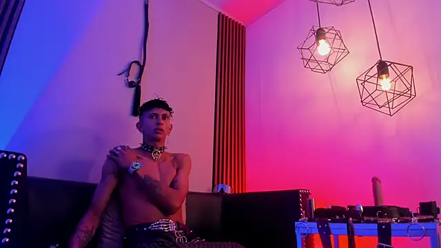 Maximoking26 Live XXX-Chat
