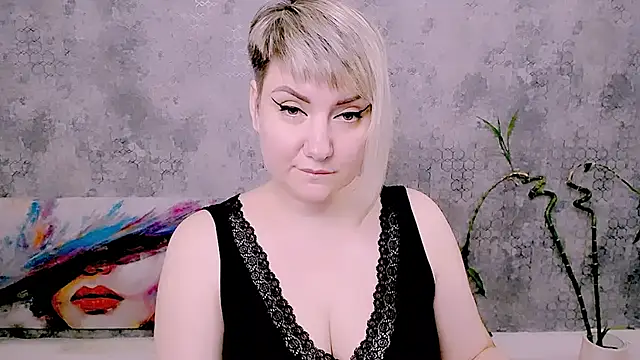 Djullia élő XXX-chatje