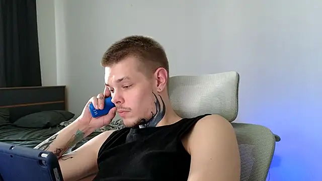 دردشة DENIS_HERE الجنسية المباشرة