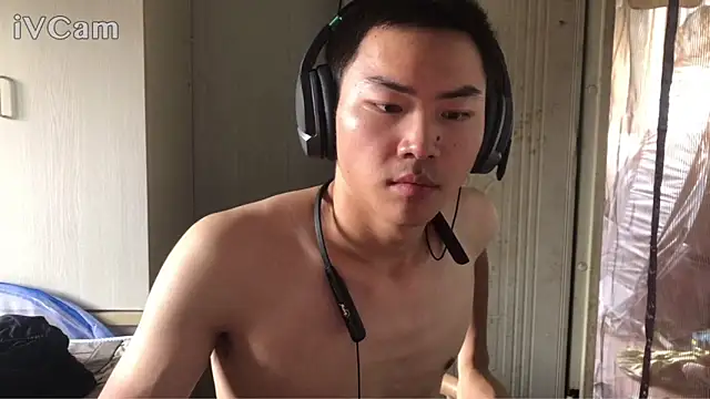 dyjdddttj live XXX chat