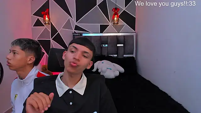 Juan_Nd_Steven's Live XXX Chat