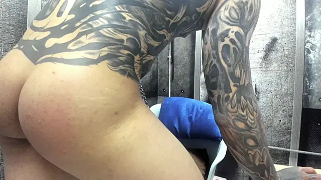 Chatroom XXX en direct de Gury_tattoo