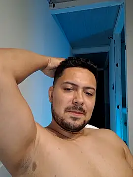ORTIZ96hot élő XXX-chatje