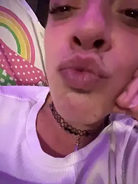 Živý XXX chat SalyTredelMonte