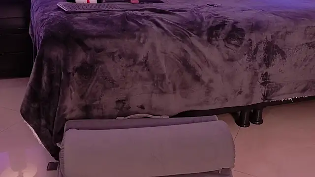 mandi4pole_ Chat XXX in diretta