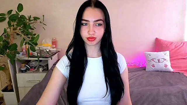 WildKittenX_ Adlı Modelin Canlı XXX Sohbeti