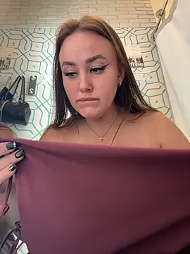 צ'אט XXX בשידור חי של KiraSunshine