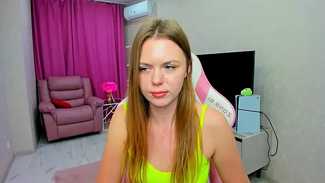 Strawberrye: απευθείας συνομιλία ΧΧΧ