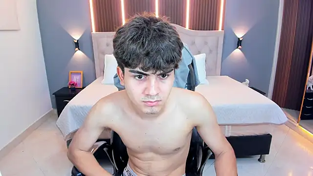 Tommy18__ – Live XXX-chat