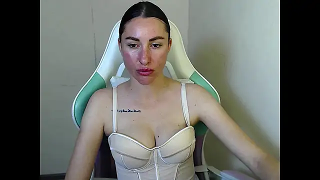 Cammil1a_horn's Live XXX Chat
