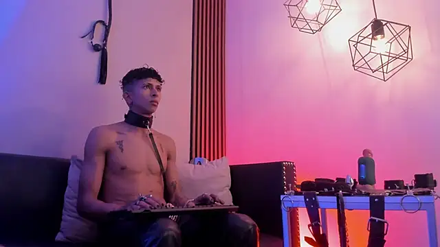 Maximoking26 élő XXX-chatje
