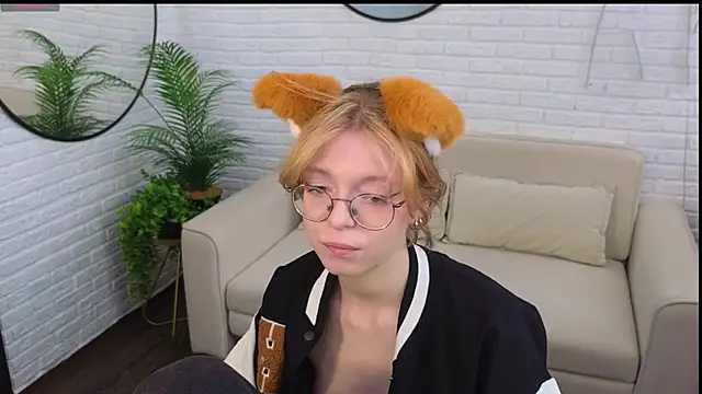 FoxxyyPolly Adlı Modelin Canlı XXX Sohbeti