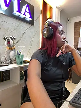 Chat +18 de Kloe_rousse01 ao vivo