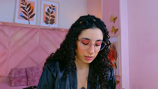 Онлайн чат XXX DemiJones_
