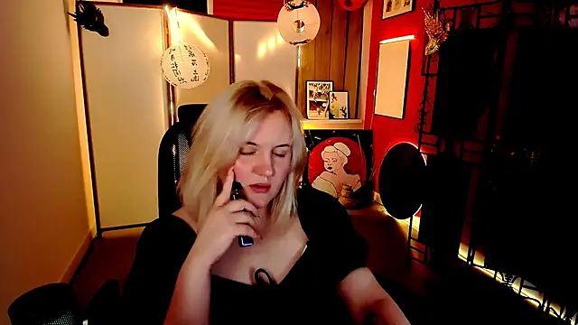 KathyBriggs Chat XXX in diretta