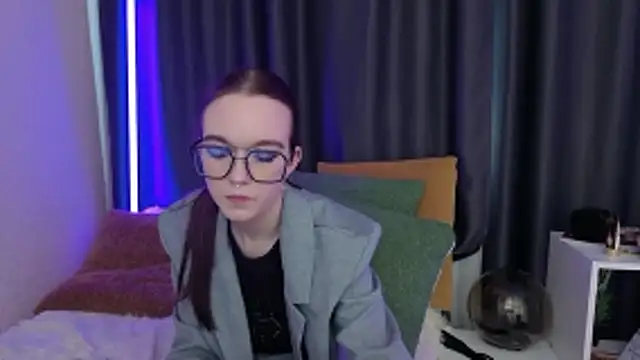 SunyLily Chat XXX live