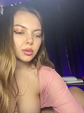 SinCityDoll's Live XXX Chat