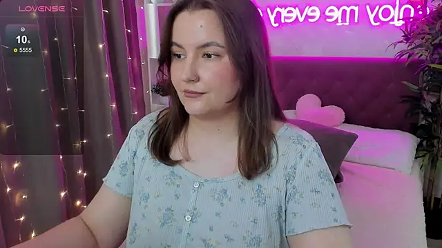 FeralPeach's Live XXX Chat