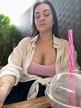 Chatroom XXX en direct de CrazyTori