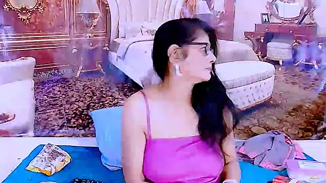 IndianAllure's Live XXX Chat
