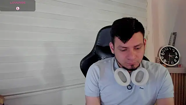 Chat +18 de Rick_Adams ao vivo