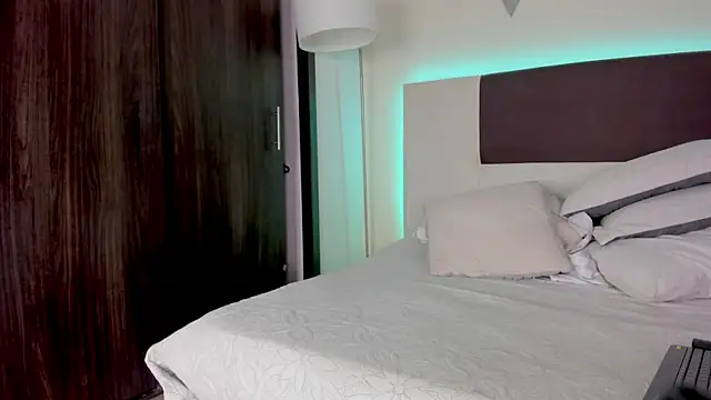 Sky_Loren লাইভ XXX চ্যাট