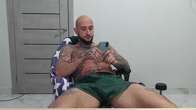 maxi_foxxx élő XXX-chatje